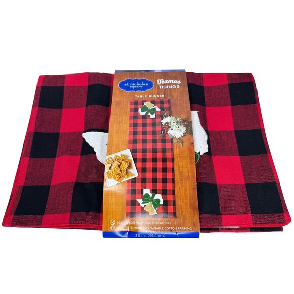 St. Nicholas Square Texmas Tidings 36" x 13" Table Runner Christmas NIB - Picture 1 of 3